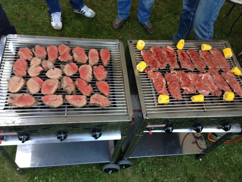Top Verpflegung mit herrausragenden Steaks, Wein und Bier!
